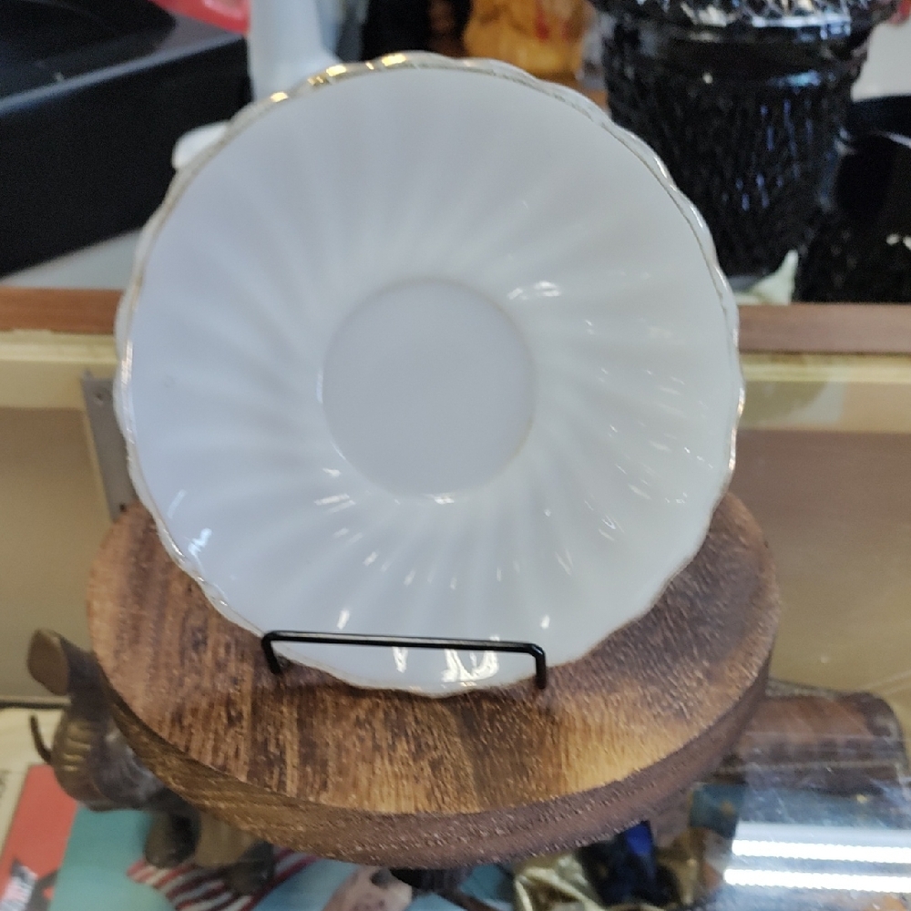 Elegant White Porcelain Saucer with Gold Trim